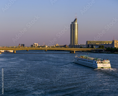 Obraz na płótnie Millenium Tower, river Danube, Vienna, Austria w salonie