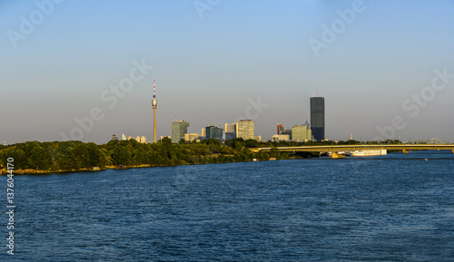 Obraz na płótnie Danube city, river Danube, Vienna, Austria w salonie