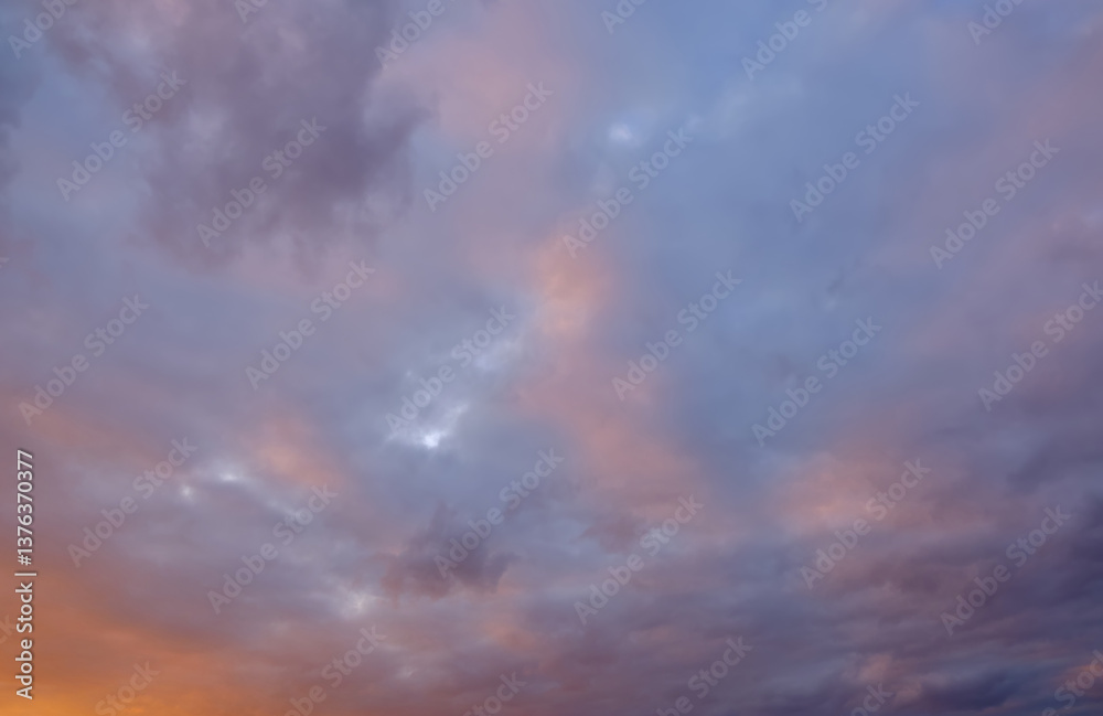 Fototapeta premium Sunset Sky with Vibrant Orange Hues