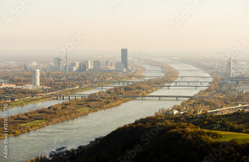 Obraz na płótnie Blick auf Donaucity vom Leopoldsberg, Österreich, Wien, Donauci w salonie