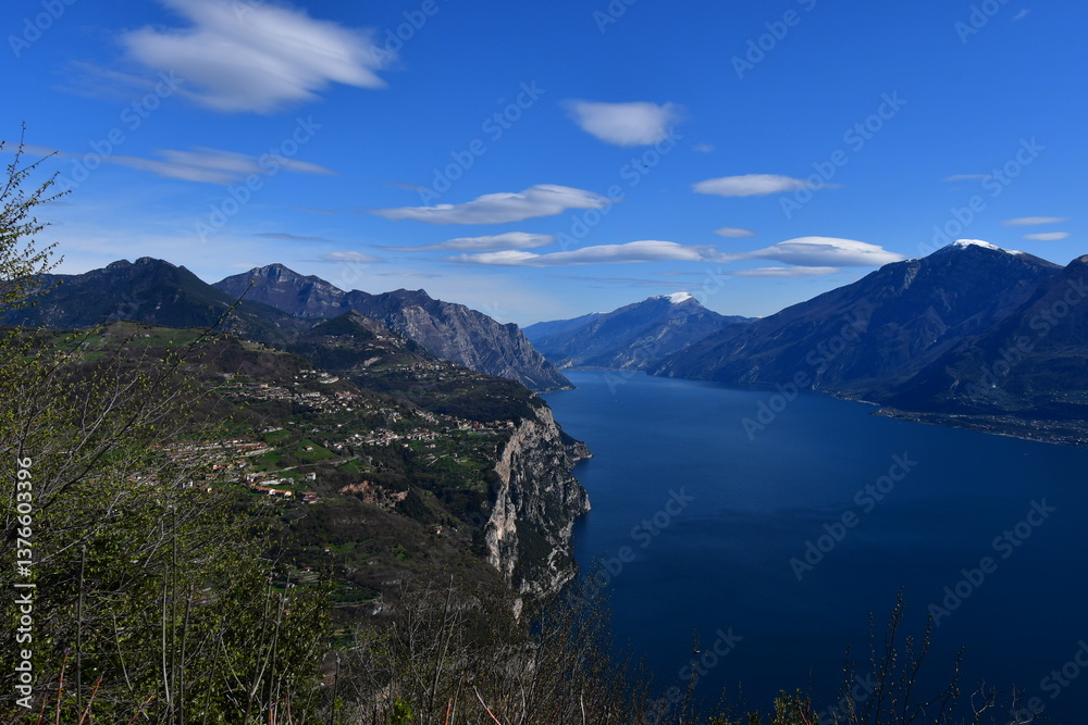 Blick nach Tremosine und zum Gardasee