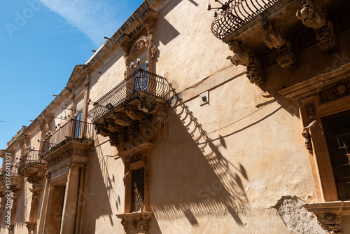 Balcones de estilo barroco de Noto, Sicilia