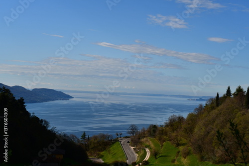 Obraz na płótnie Blick auf den Gardasee von Tignale w salonie