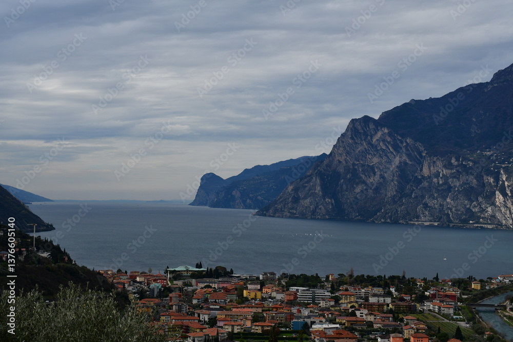 Blick nach Torbole und zum Gardasee