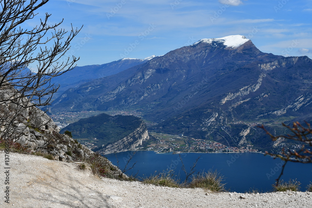 Blick vom Punta Larici zum Gardasee und nach Torbole