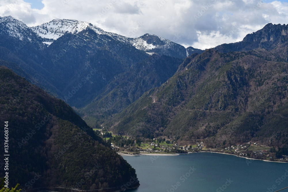 Blick zum Ledrosee von oben
