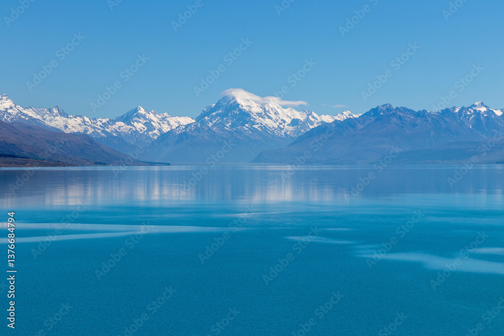 Obraz premium Mount Cook reflection in lake Pukaki