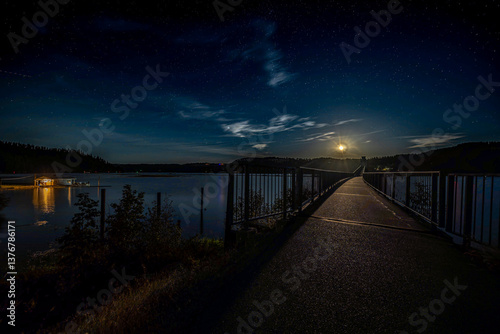 Obraz na płótnie Night Photography of the Bicycling Trail along the Chatcolet Lake, Idaho w salonie