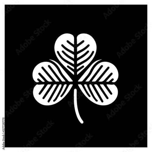 Clover leaf icon with transparent background