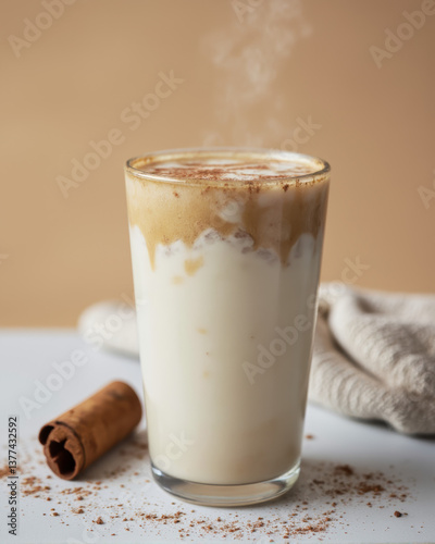 Obraz na płótnie Horchata Latte - Espresso Swirled, Cinnamon Dust w salonie
