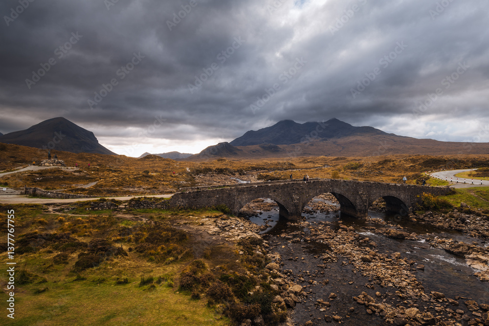 The Isle of Skye’s autumn landscapes blend golden moors, misty peaks, and rugged coastlines. A land of dramatic beauty, where nature’s wild spirit thrives.