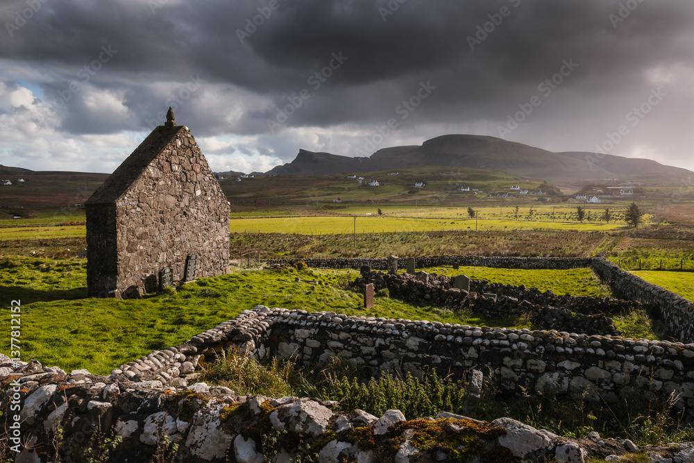 The Isle of Skye’s autumn landscapes blend golden moors, misty peaks, and rugged coastlines. A land of dramatic beauty, where nature’s wild spirit thrives.