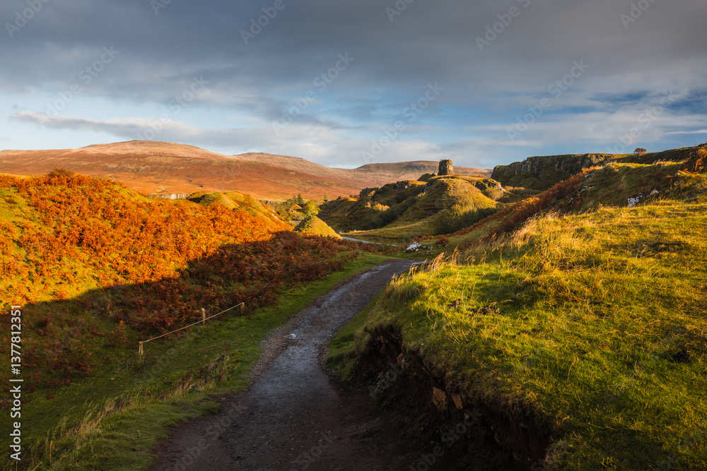 The Isle of Skye’s autumn landscapes blend golden moors, misty peaks, and rugged coastlines. A land of dramatic beauty, where nature’s wild spirit thrives.