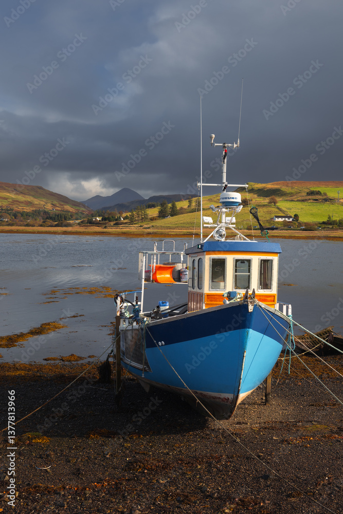 The Isle of Skye’s autumn landscapes blend golden moors, misty peaks, and rugged coastlines. A land of dramatic beauty, where nature’s wild spirit thrives.