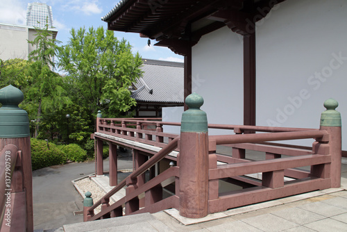 Obraz na płótnie buddhist temple (zojo-ji) in tokyo in japan w salonie