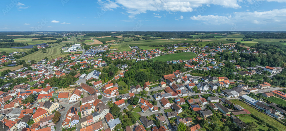 Ausblick auf Pfeffenhausen an der Großen Laber in der östlichen Hallertau