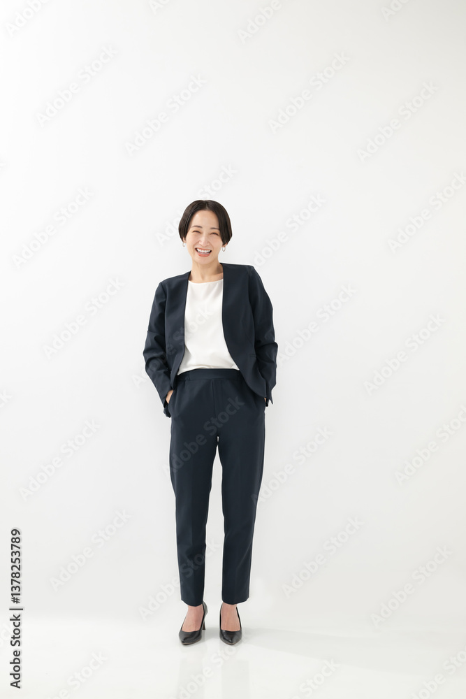 喜ぶ女性　ビジネスウーマン
