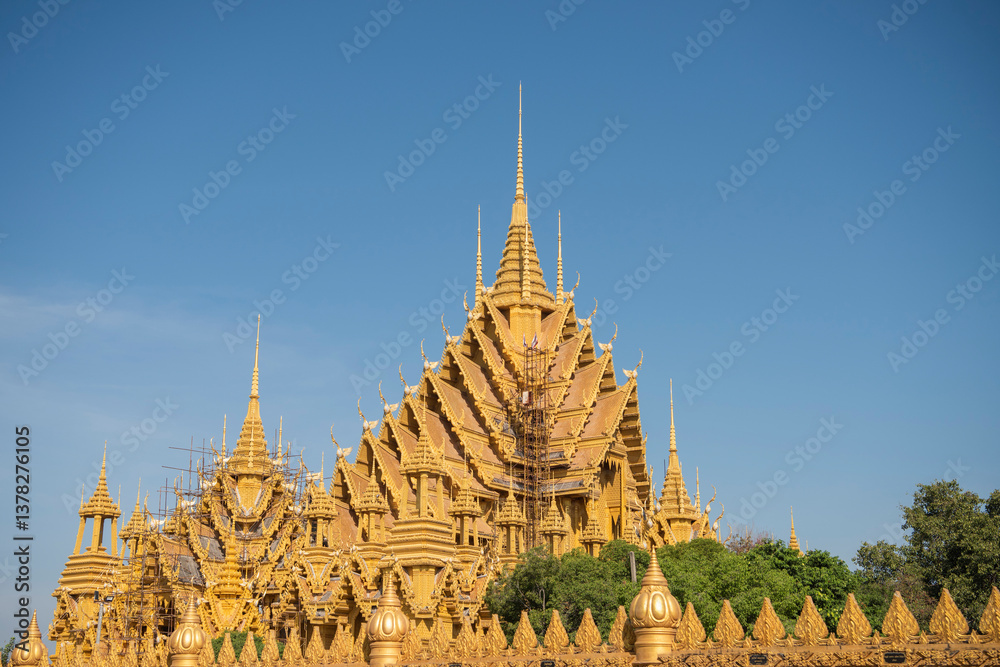 Fototapeta premium THAILAND PHITSANULOK WAT CHAN TAWAN TOK