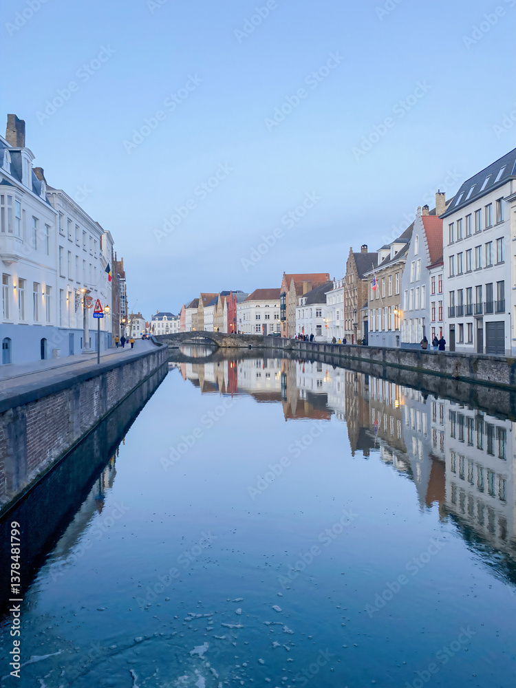 Naklejka premium Bruges Canal
