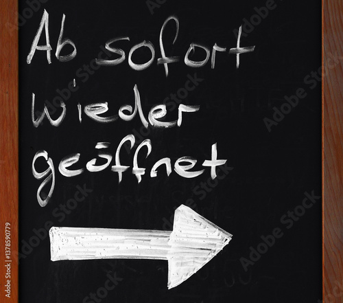 Obraz na płótnie Ab sofort wieder geöffnet w salonie