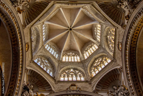 Obraz na płótnie Interior of the Valencia Cathedral Roof and Arches, Spain w salonie