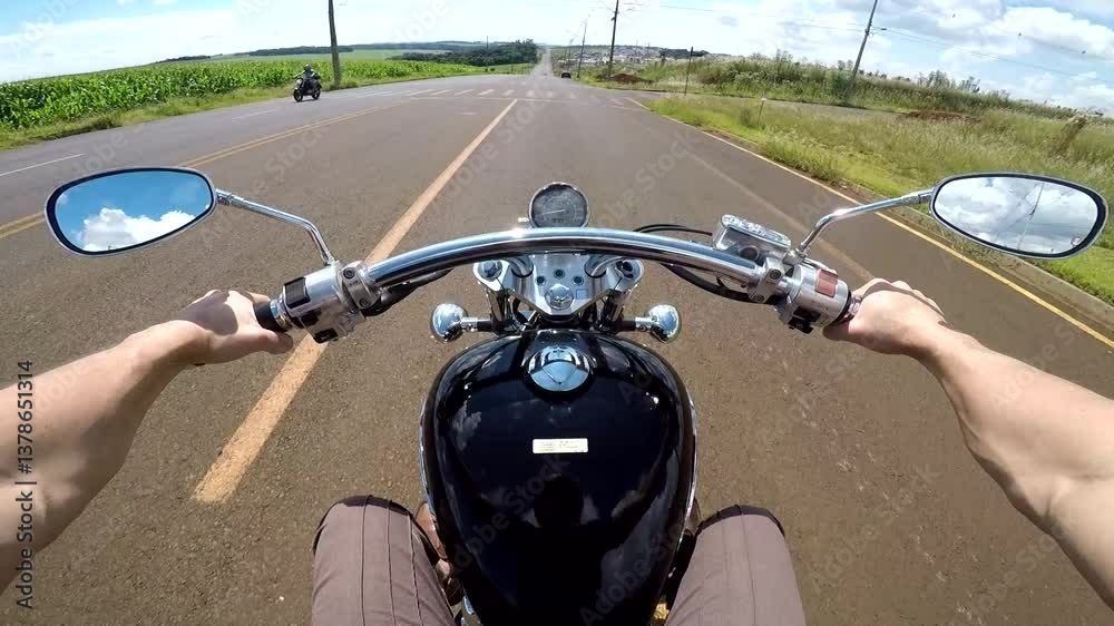 moto motocicleta no asfalto 