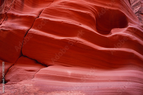 Breathtaking Antelope Canyon Sandstone Formations in Arizona – Natural Wonder of the Desert