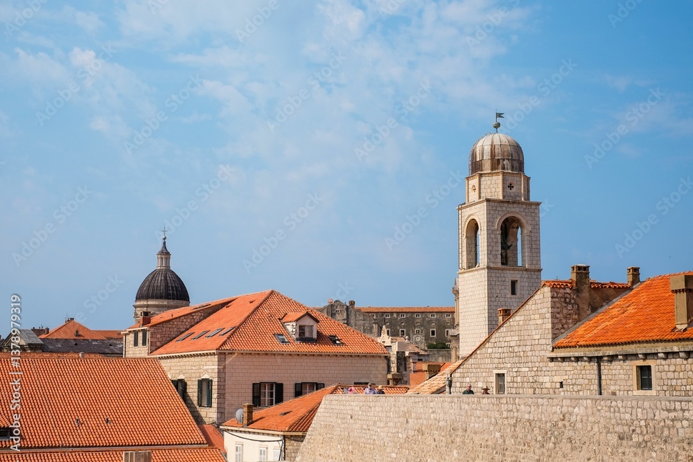 Fototapeta premium Dubrovnik's historic architecture with terracotta roofs.