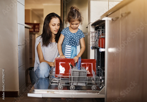 Foto Mother, kid and cleaning with dishwasher in kitchen for learning, independent or housework in home