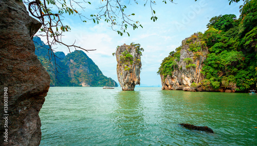 Obraz na płótnie Scenic view landscape James bond island Phang-Nga bay near Phuket, Thailand. Landscape of famous place on Phuket, Thailand. Beautiful place of Phuket. w salonie