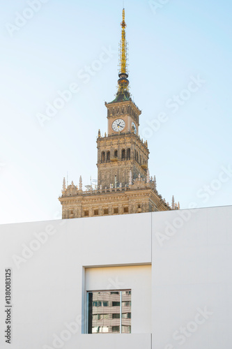MSN, Muzeum Sztuki Nowoczesnej elewacja od ulicy Marszałkowskiej nowo otwartego muzeum w Warszawie na ul Marszałkowskiej. Współczesna Architektura budynku w warszawie .