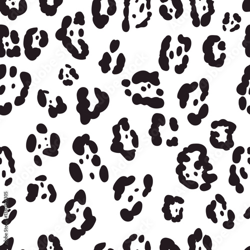 Animal skin seamless pattern, giraffe, leopard, tiger, cow prints. Wildlife animals print texture, zebra, cheetah skins patterns vector set