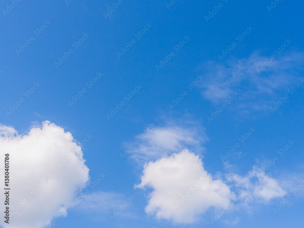 Obraz premium 春の穏やかな青空とフワフワな雲03