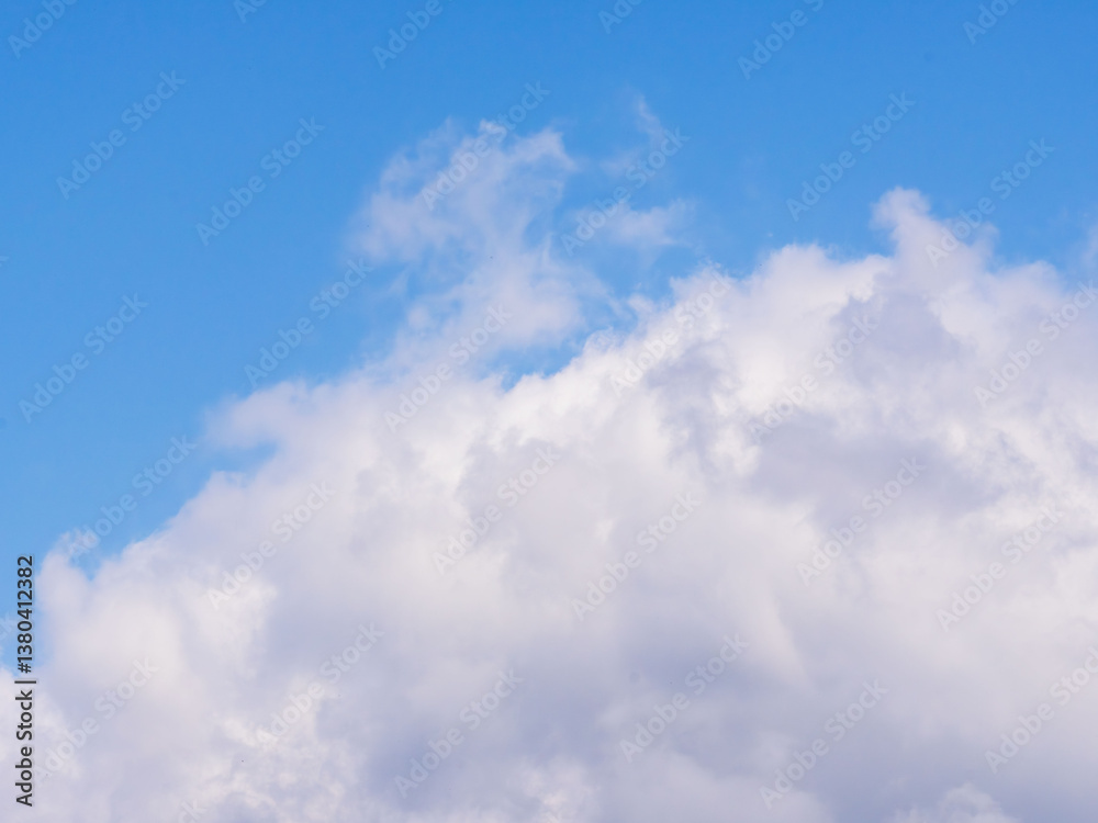 Fototapeta premium 春の空の印象的な雲アップ34