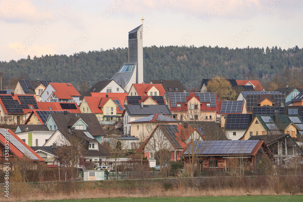 Himmelskron am Main; Panorama mit Autobahnkirche