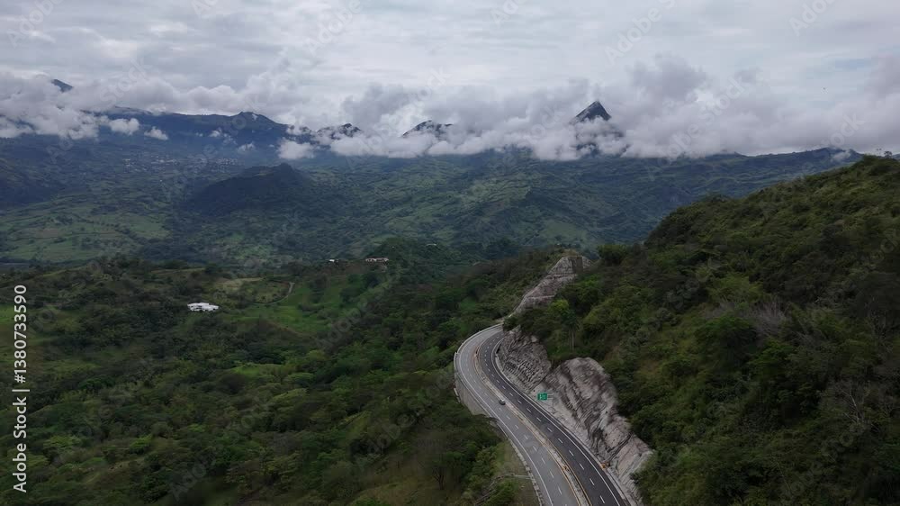 Video aéreo realizado con drone sobre la nueva vía que pertenece a la 
