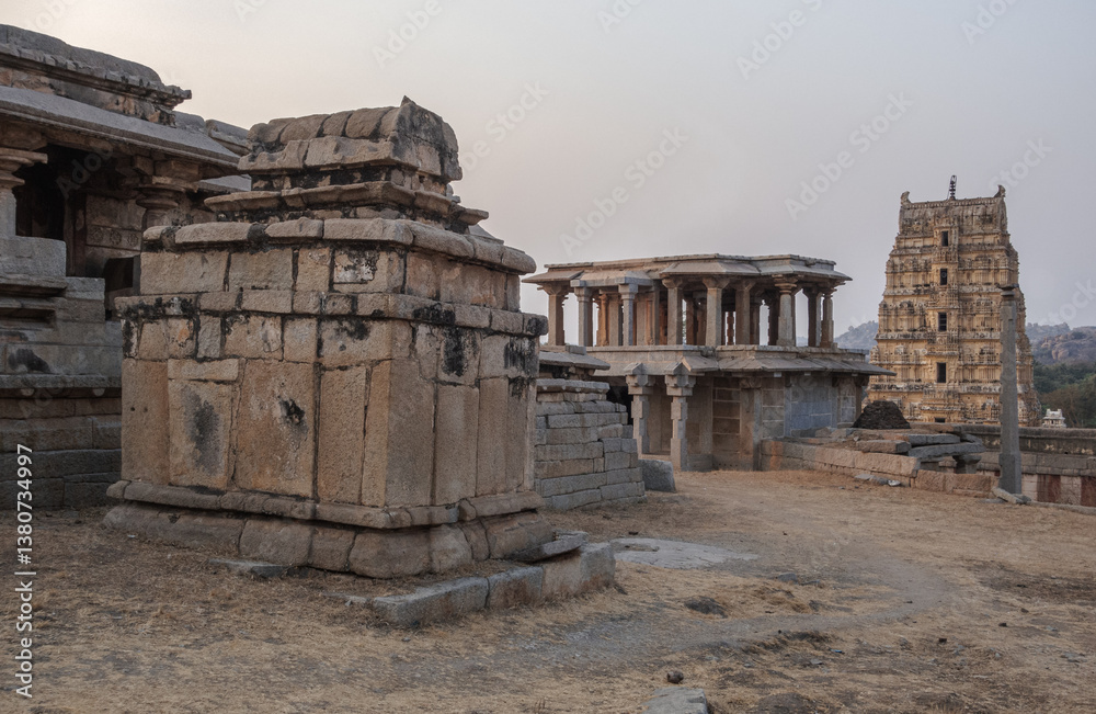 Fototapeta premium Hampi - the ruins of a great empire in the heart of India