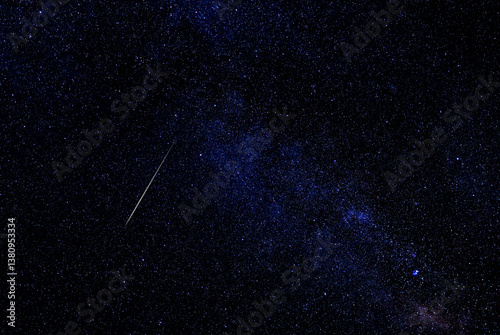 Obraz na płótnie Milky Way twinkling stars on a dark night. w salonie