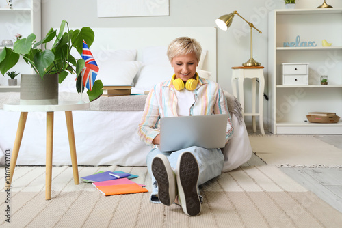 Mature woman learning Engli...