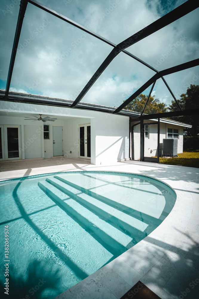 Obraz premium Enjoy summer to the fullest with a quality cover