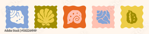 Boho Summer Seashells Icons in Trendy Retro Style. Abstract Simple Vector Illustrations of a Shells, Cone, Snail, Scallop for Logo, Patterns, T-Shirt Print, Stickers, Social Media Post and Stories