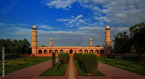 Bild auf Leinwand The Mughal emperor Jahangir is buried in a mausoleum dating from 1637, located i