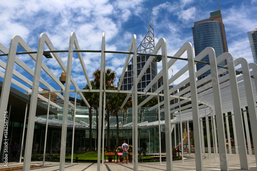 Canvas Print The Calyx building at the Royal Botanic Gardens with view into the sky, Sydney,
