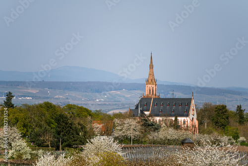 Obraz na płótnie Rochuskapelle und Altkönig im Taunus, April 2025 w salonie