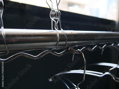  洗濯物を干すステンレス洗濯バサミ 