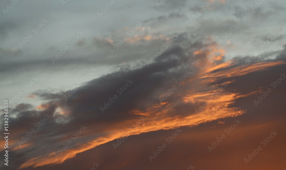 Naklejka premium Wolken im Abendrot