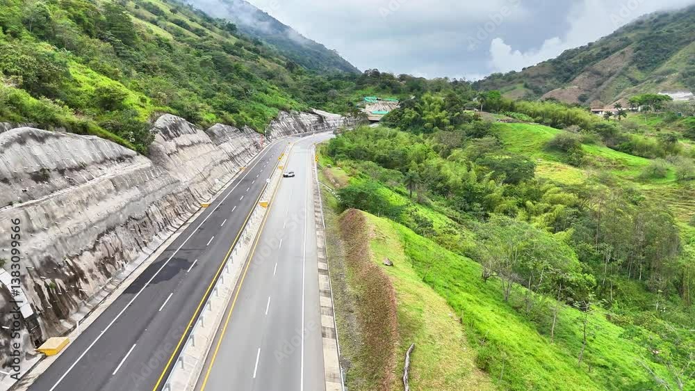 Video aéreo realizado con drone sobre la nueva vía que pertenece a la 