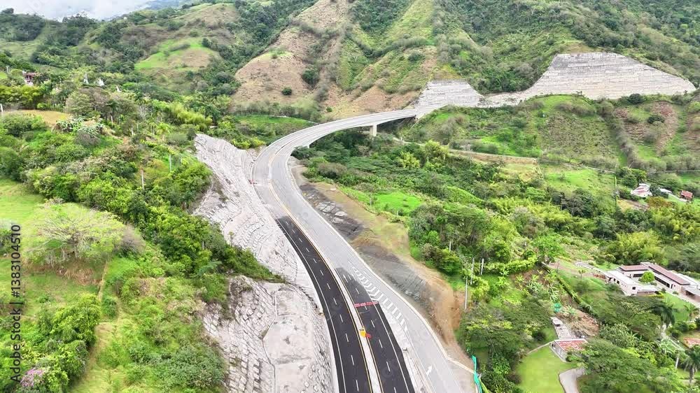 Video aéreo realizado con drone sobre la nueva vía que pertenece a la 