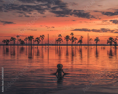 por do sol na praia dos buritis em palmas, tocantins 