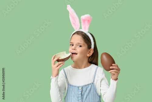 Cute little girl in bunny e...